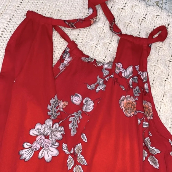 BB Dakota red floral top sleeveless size medium - Picture 5 of 6